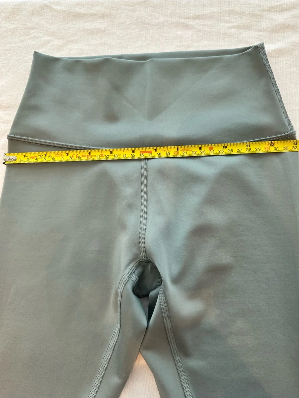 ALO Yoga High-Rise Leggings in Sage
